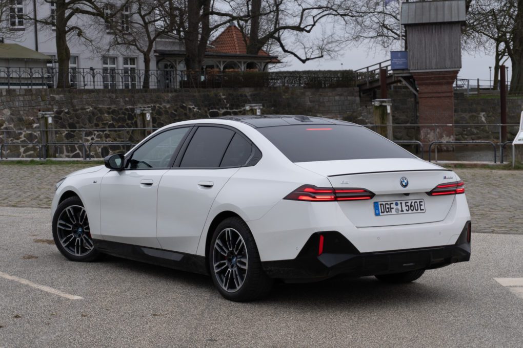 BMW i5 M60 Heck 2